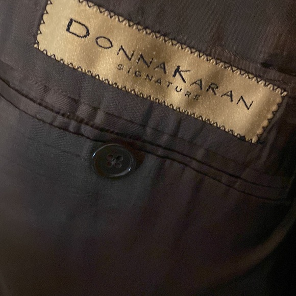 Beautiful Italian Donna Karan Signature collection suit 44 regular pant 36x31. - Picture 3 of 6